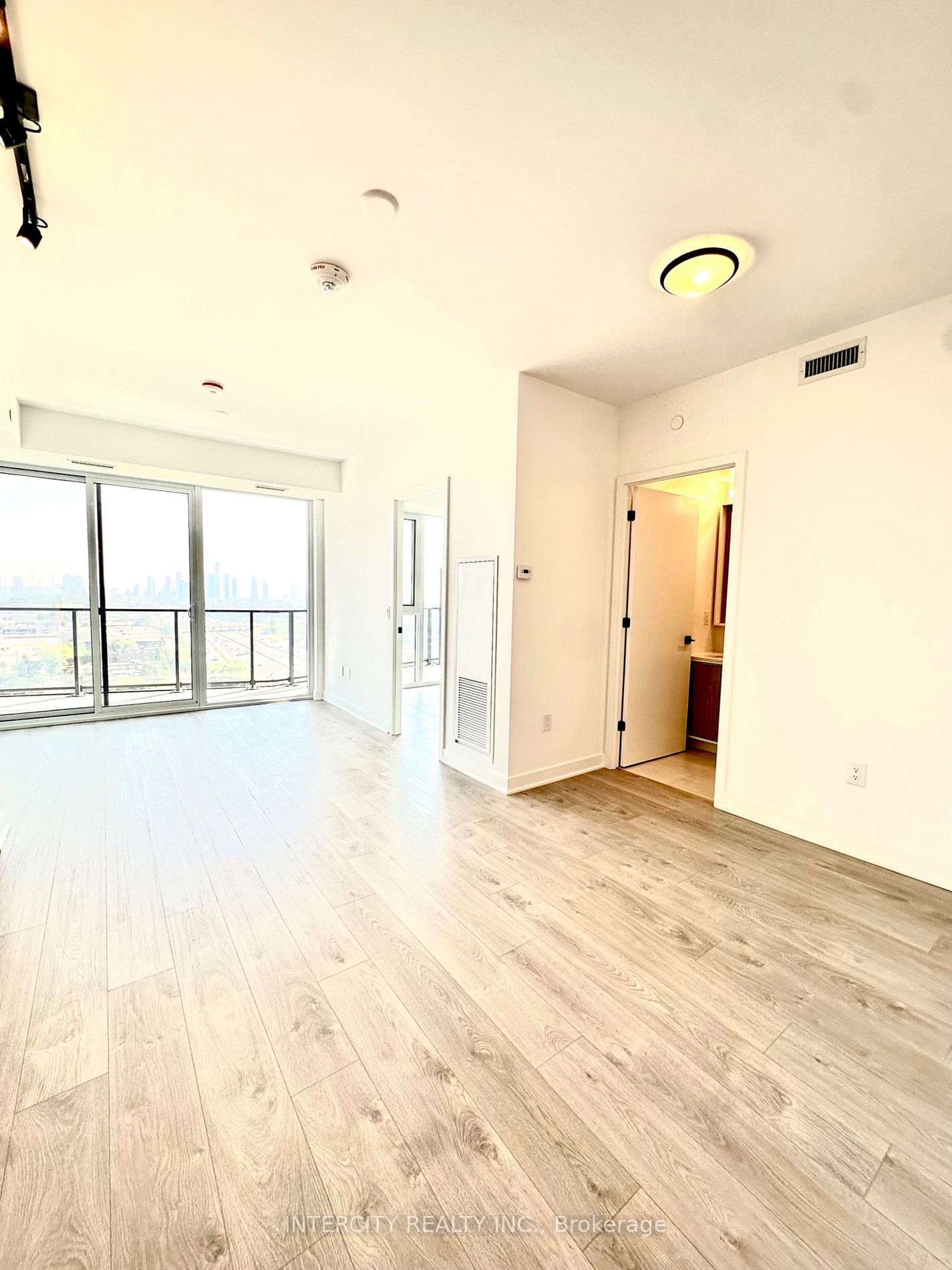 Listing W6803454 - Large Photo # 13