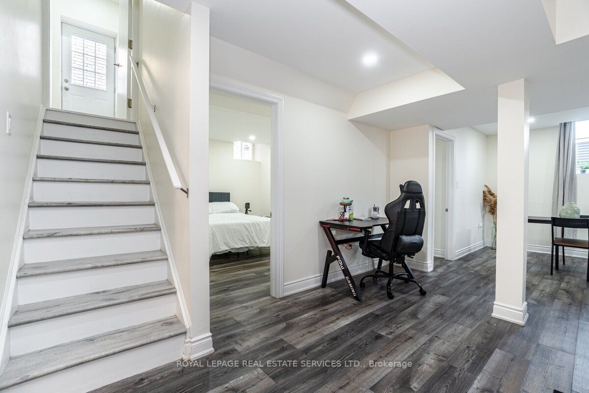 30 Messina Avenue