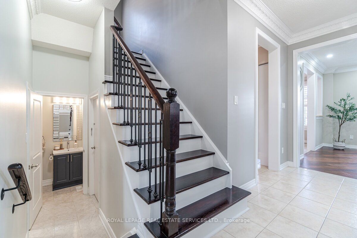 30 Messina Avenue