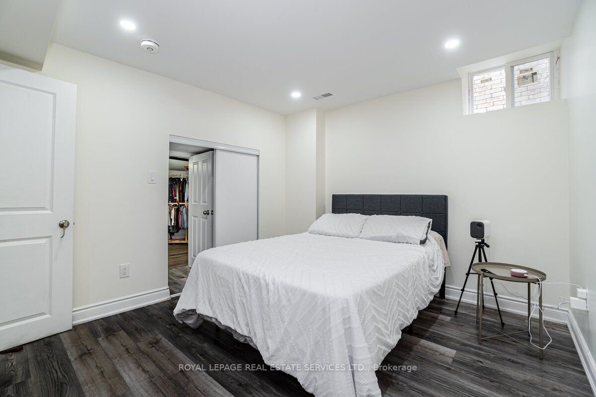 30 Messina Avenue