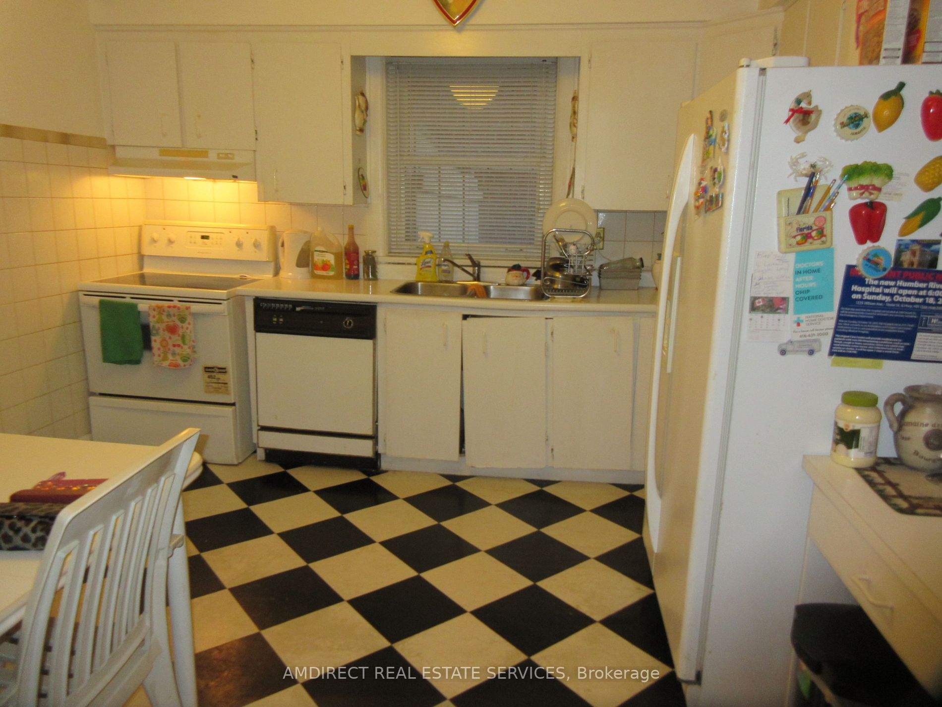 24 Fern Ave