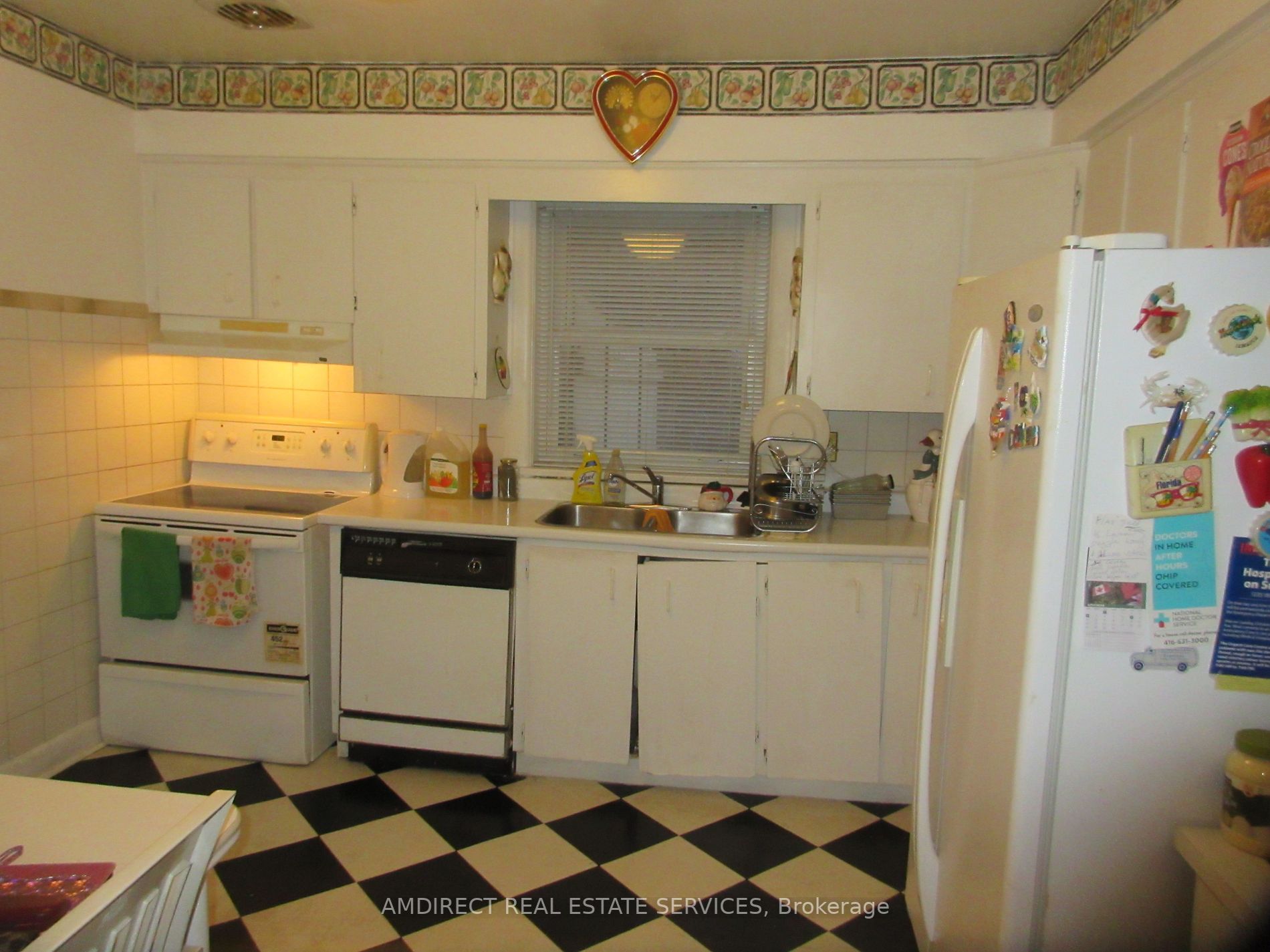 24 Fern Ave