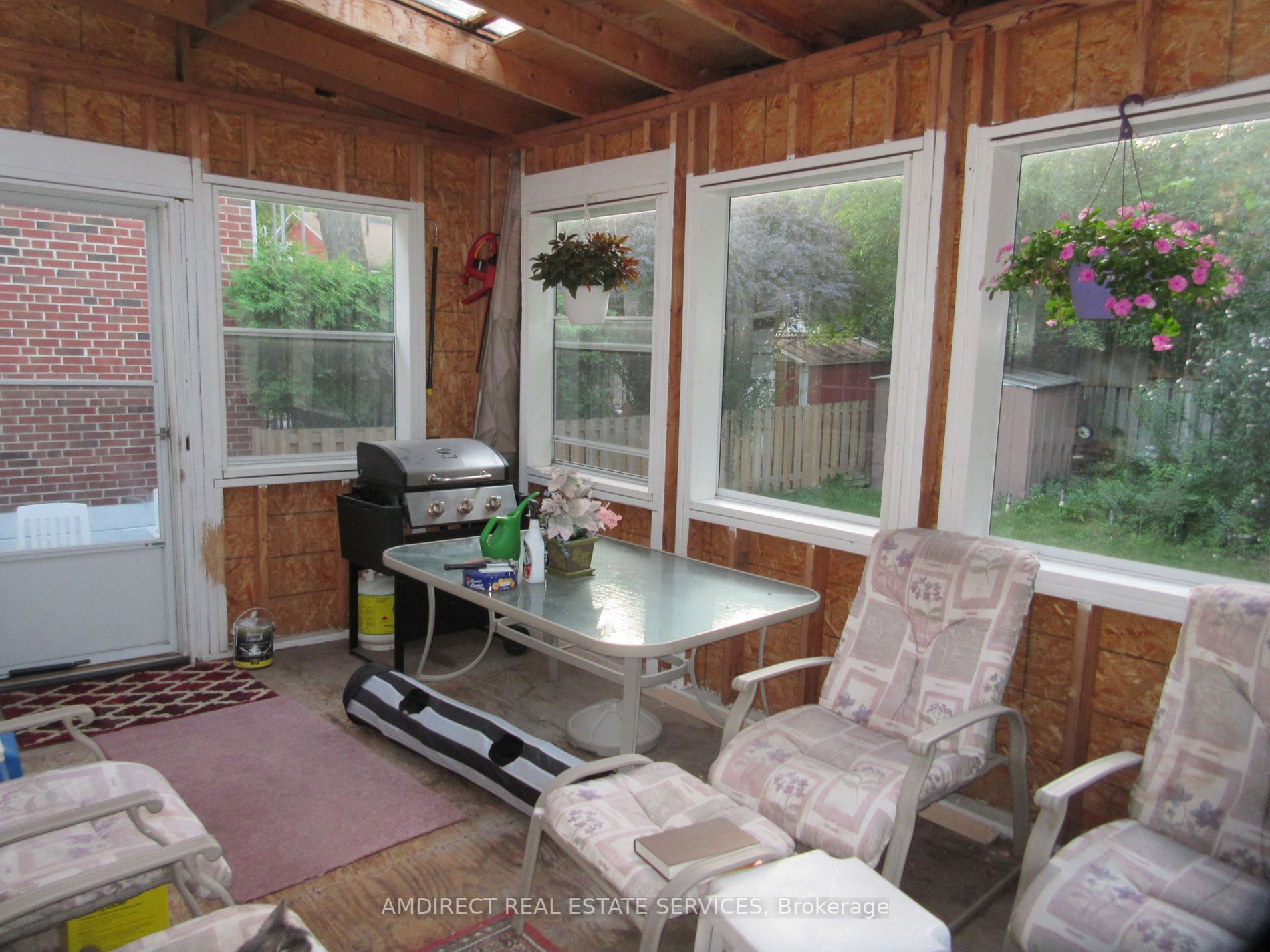 24 Fern Ave