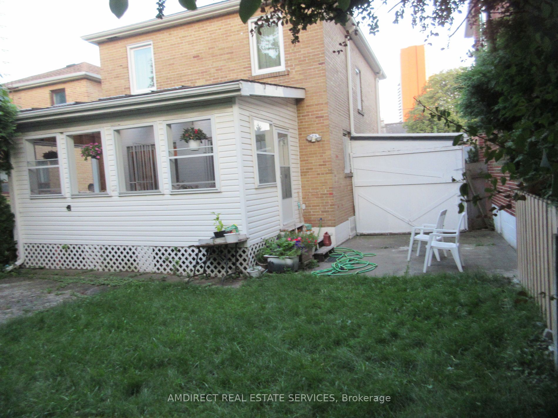 24 Fern Ave
