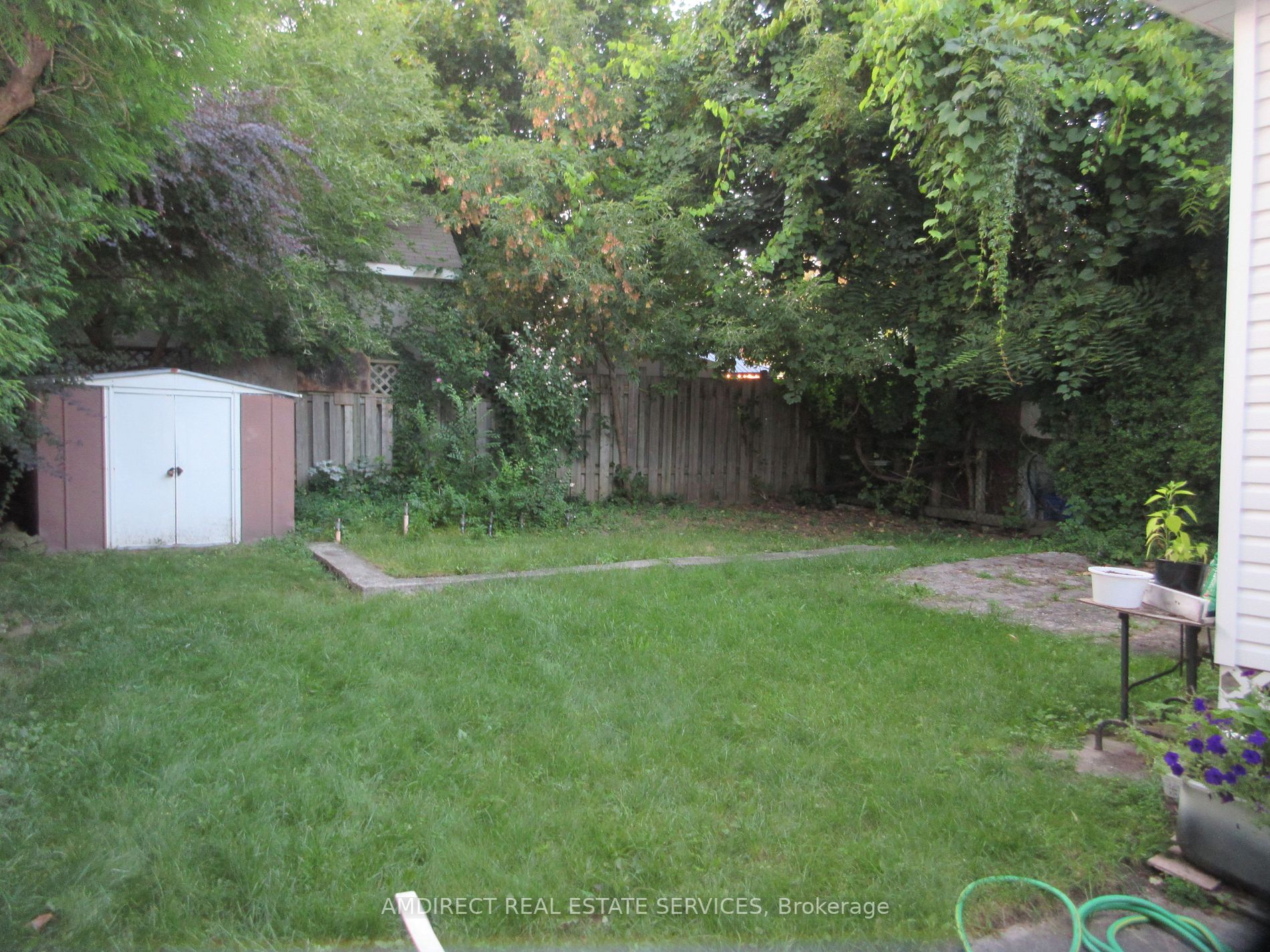 24 Fern Ave