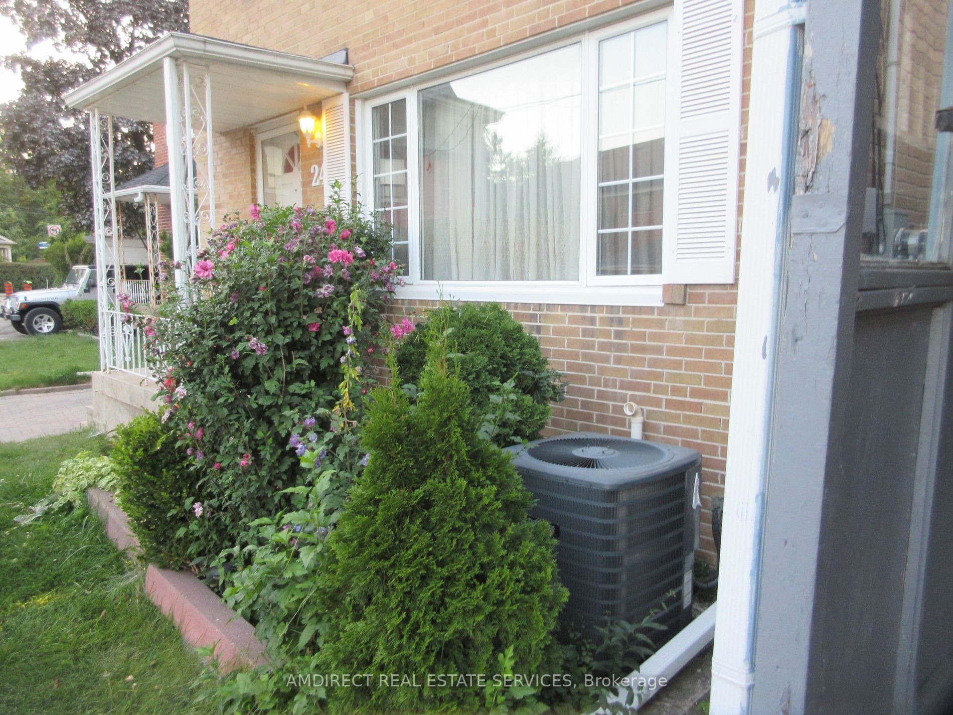 24 Fern Ave