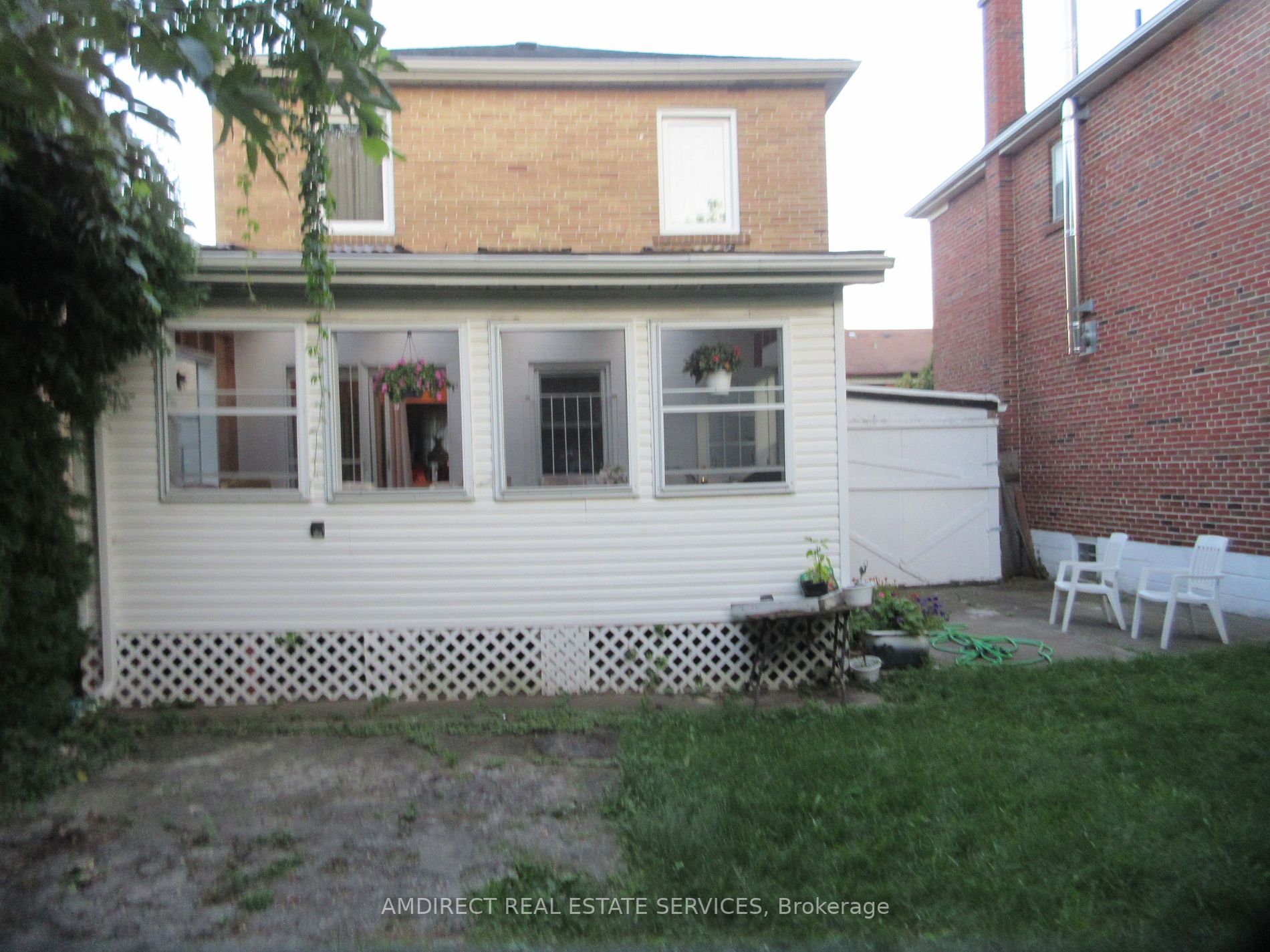 24 Fern Ave