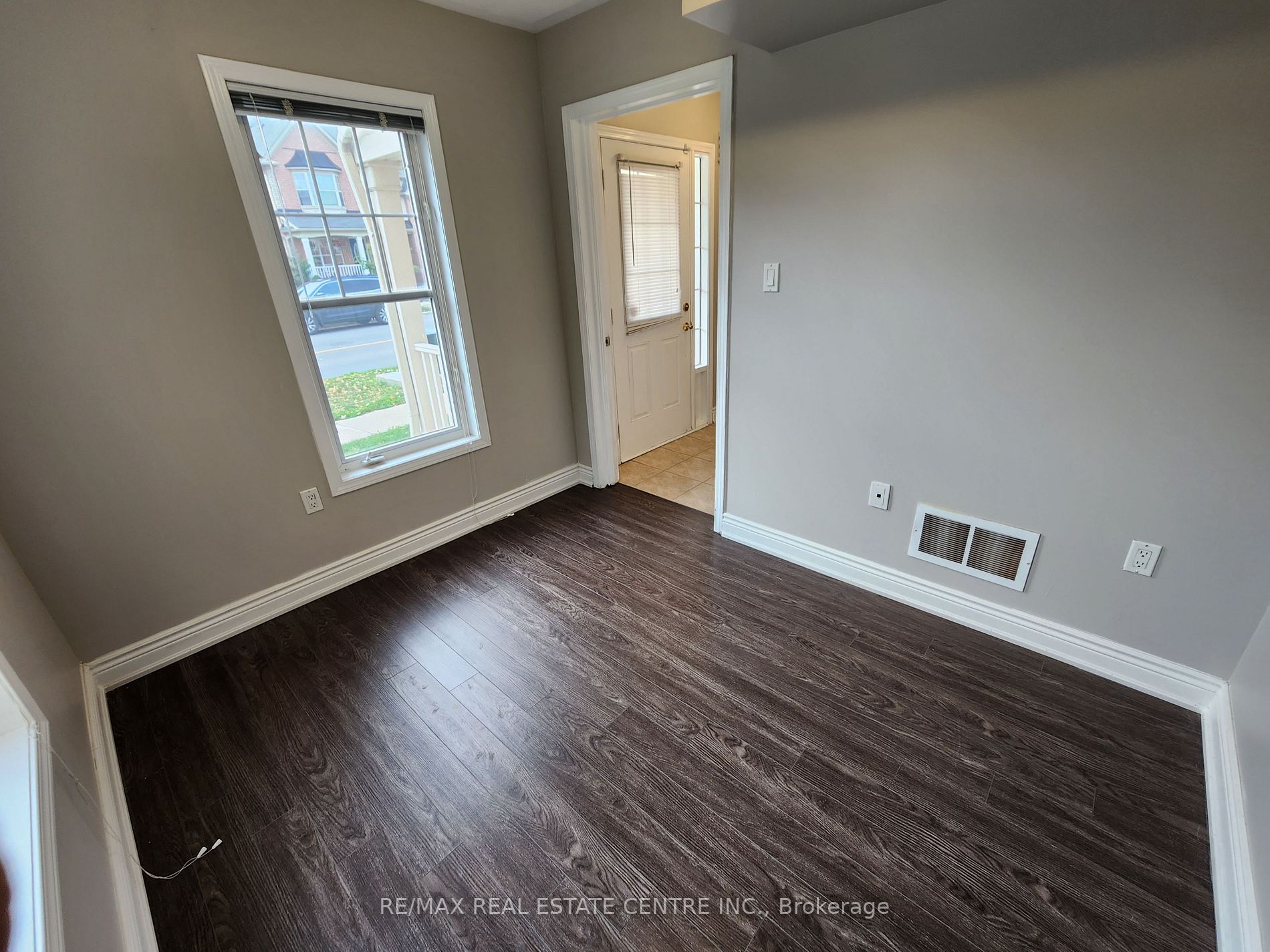 950 Burgess Gdns