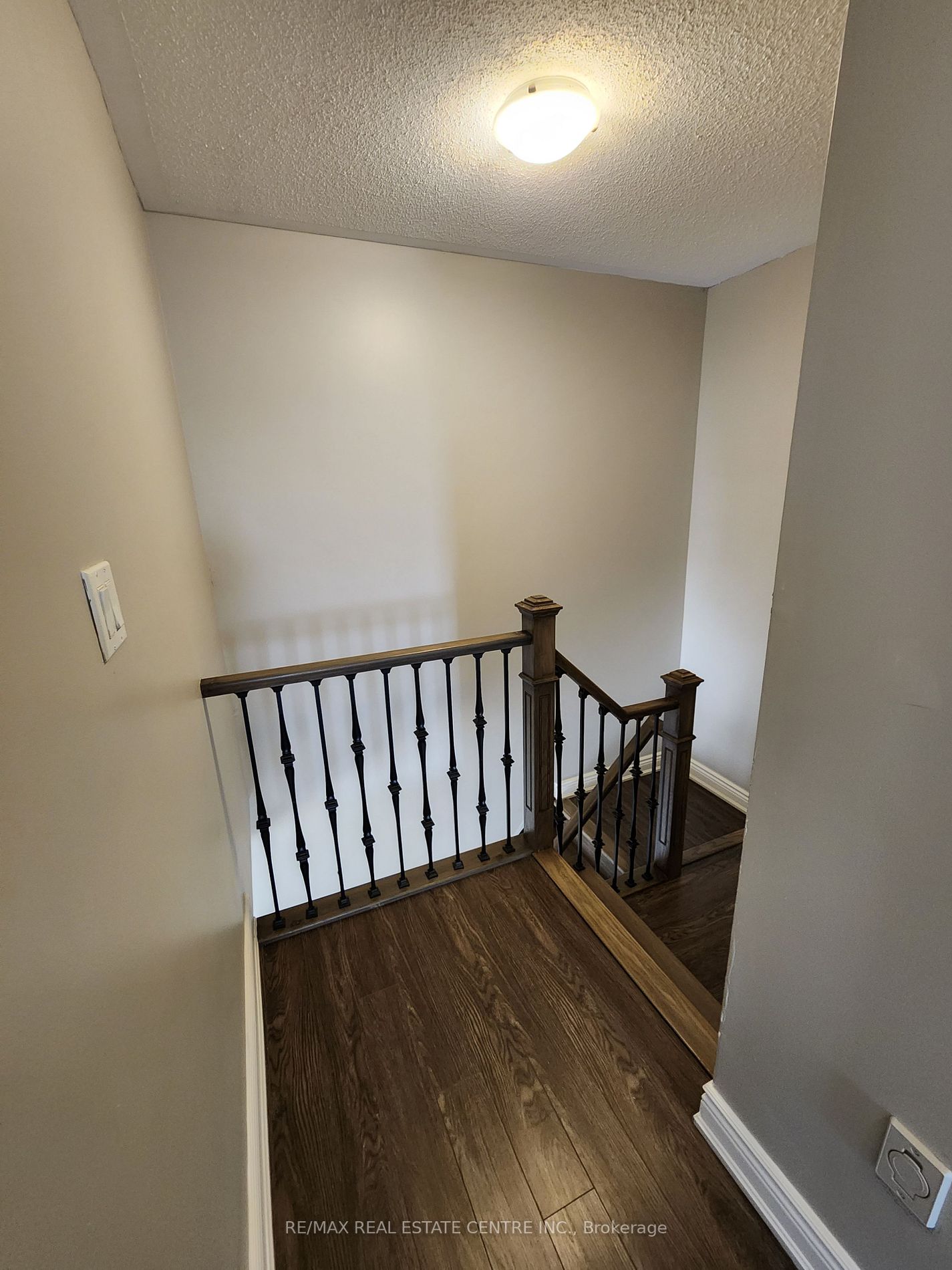 950 Burgess Gdns