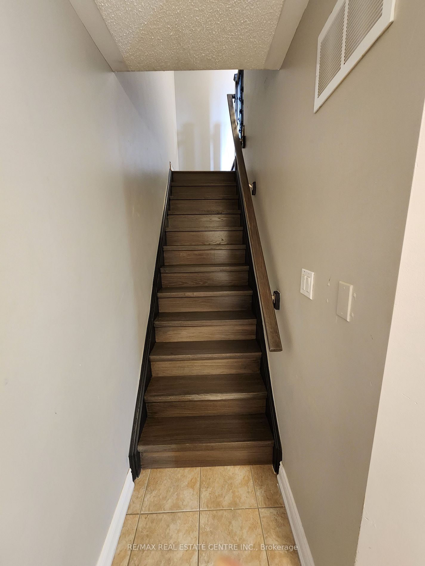 950 Burgess Gdns