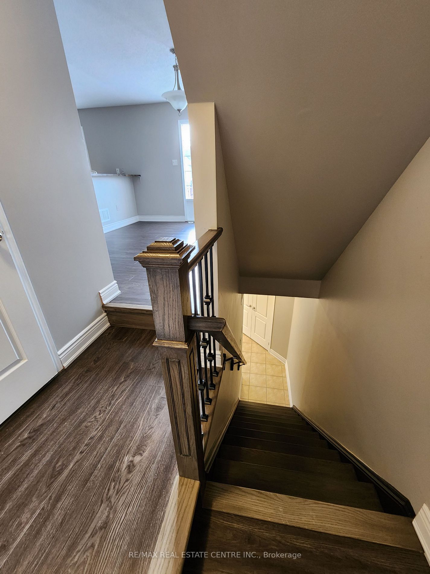 950 Burgess Gdns