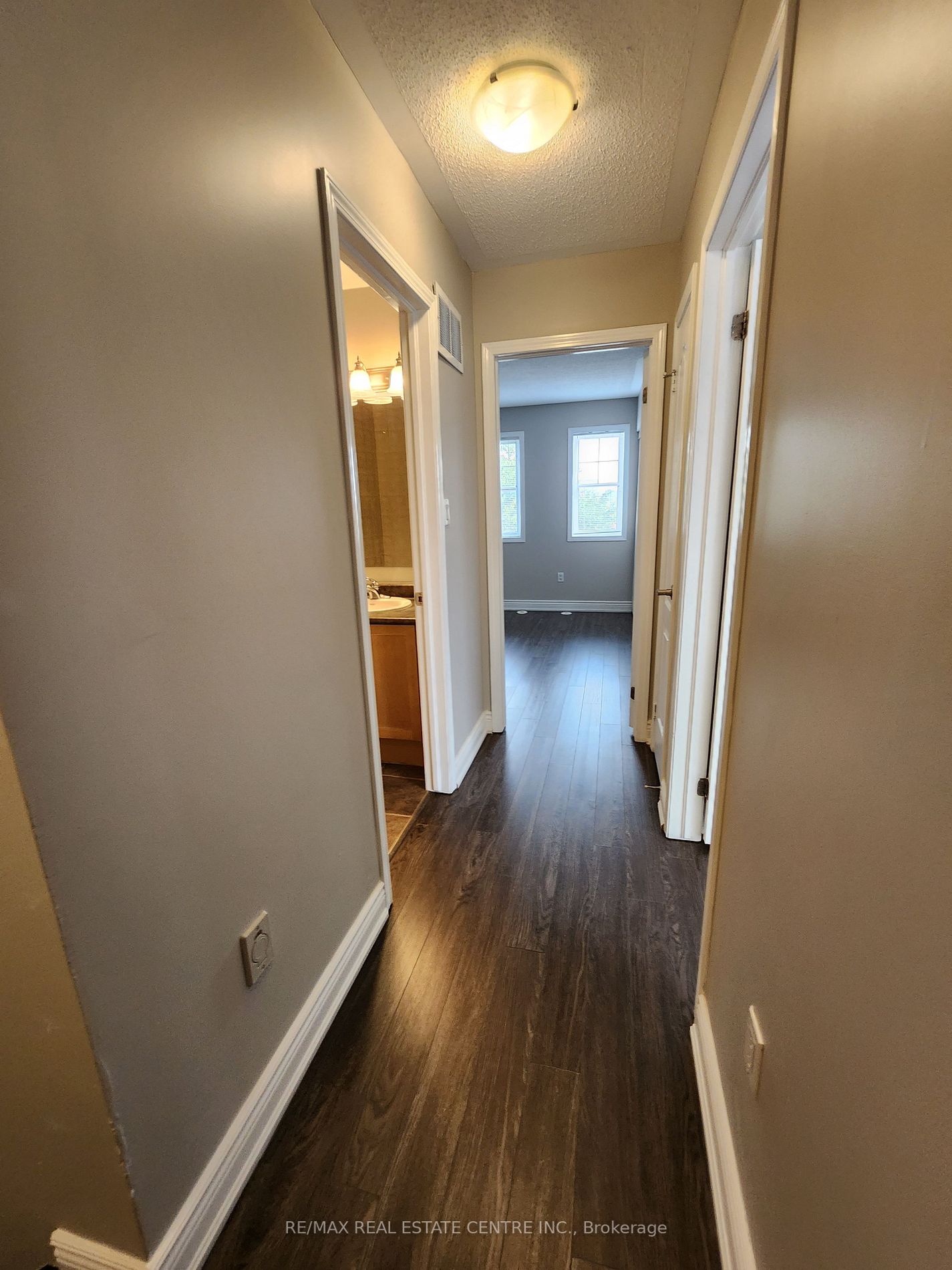 950 Burgess Gdns
