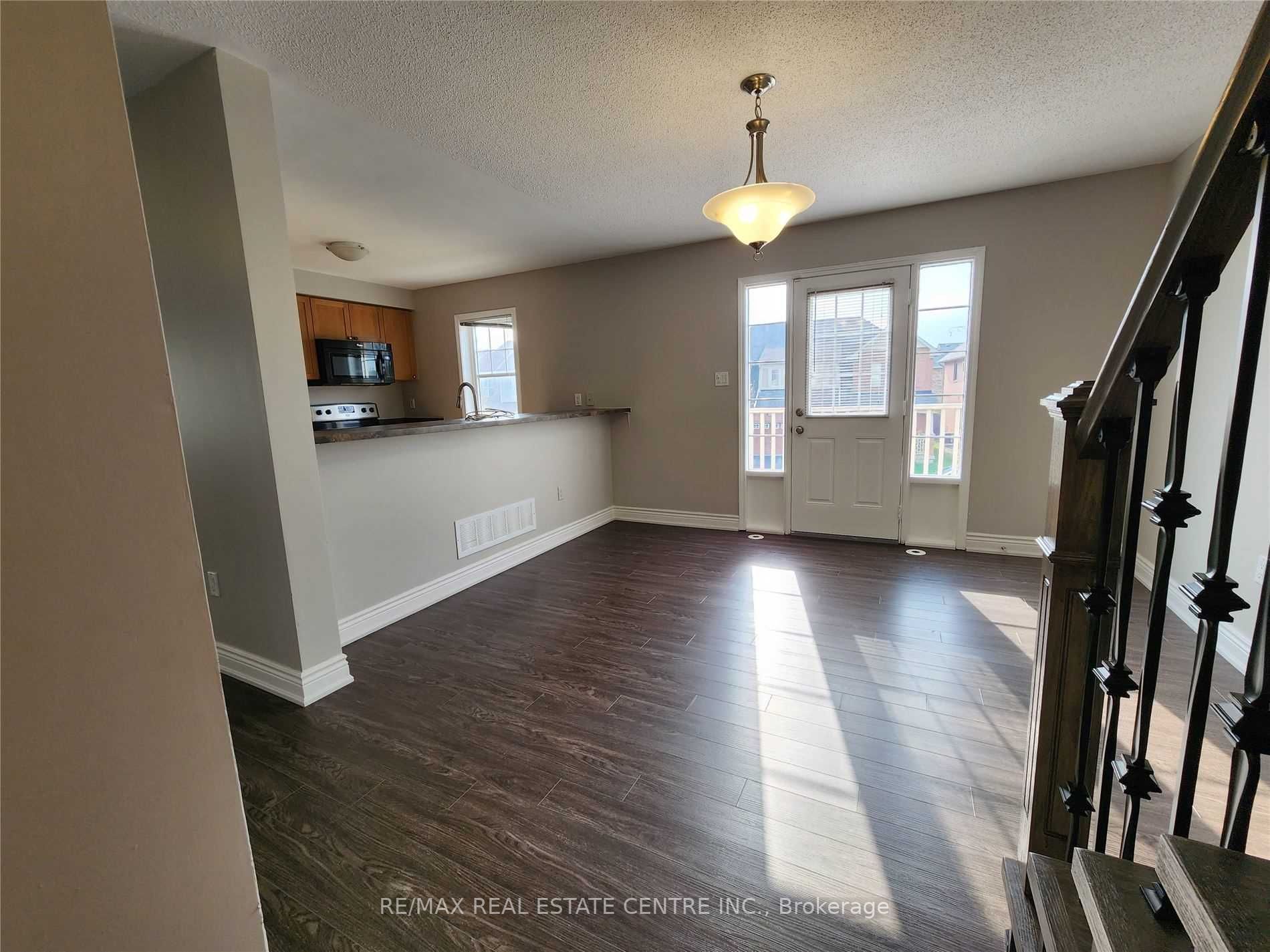 950 Burgess Gdns