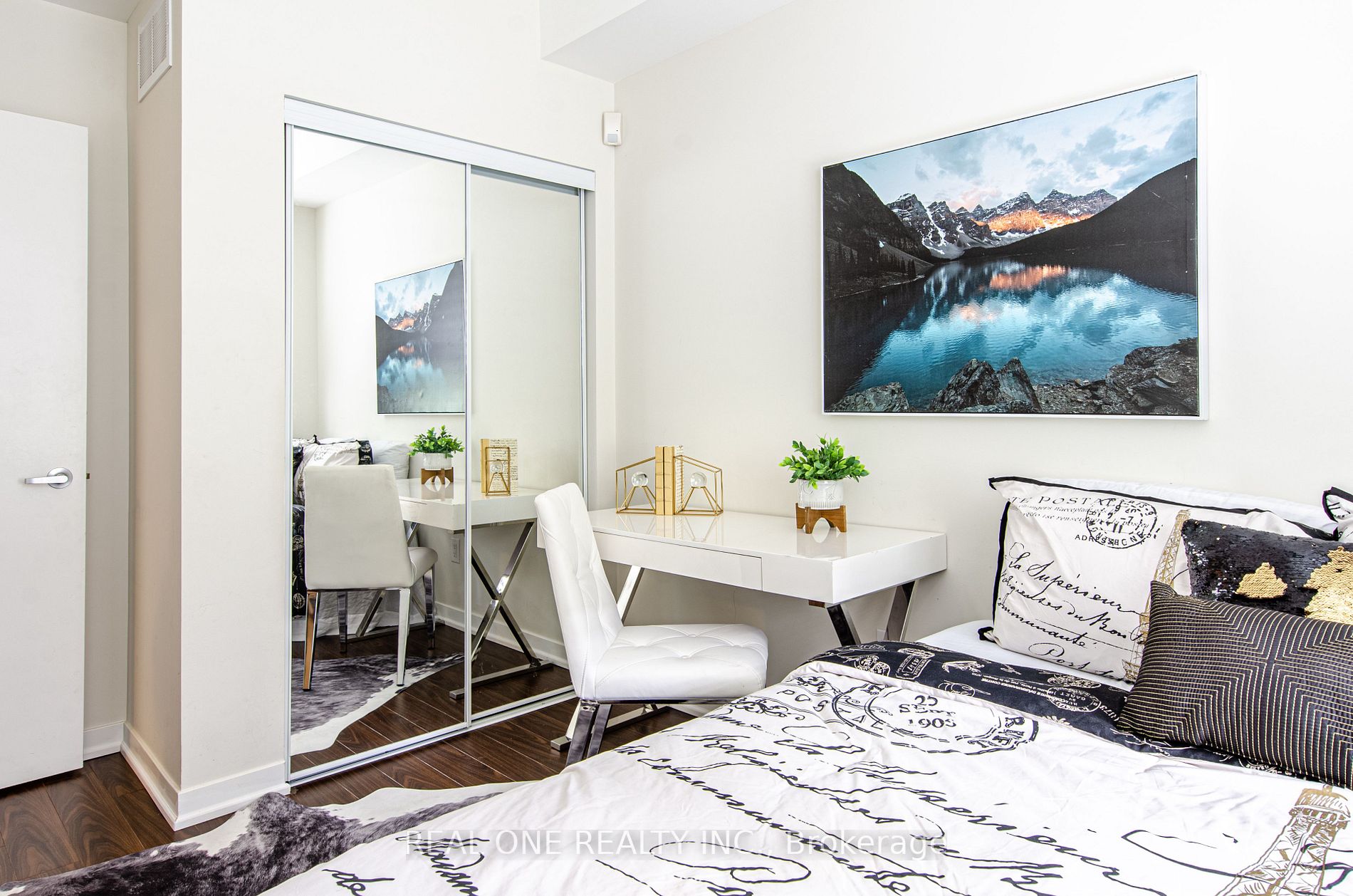 370 Square One Drive, #Th5