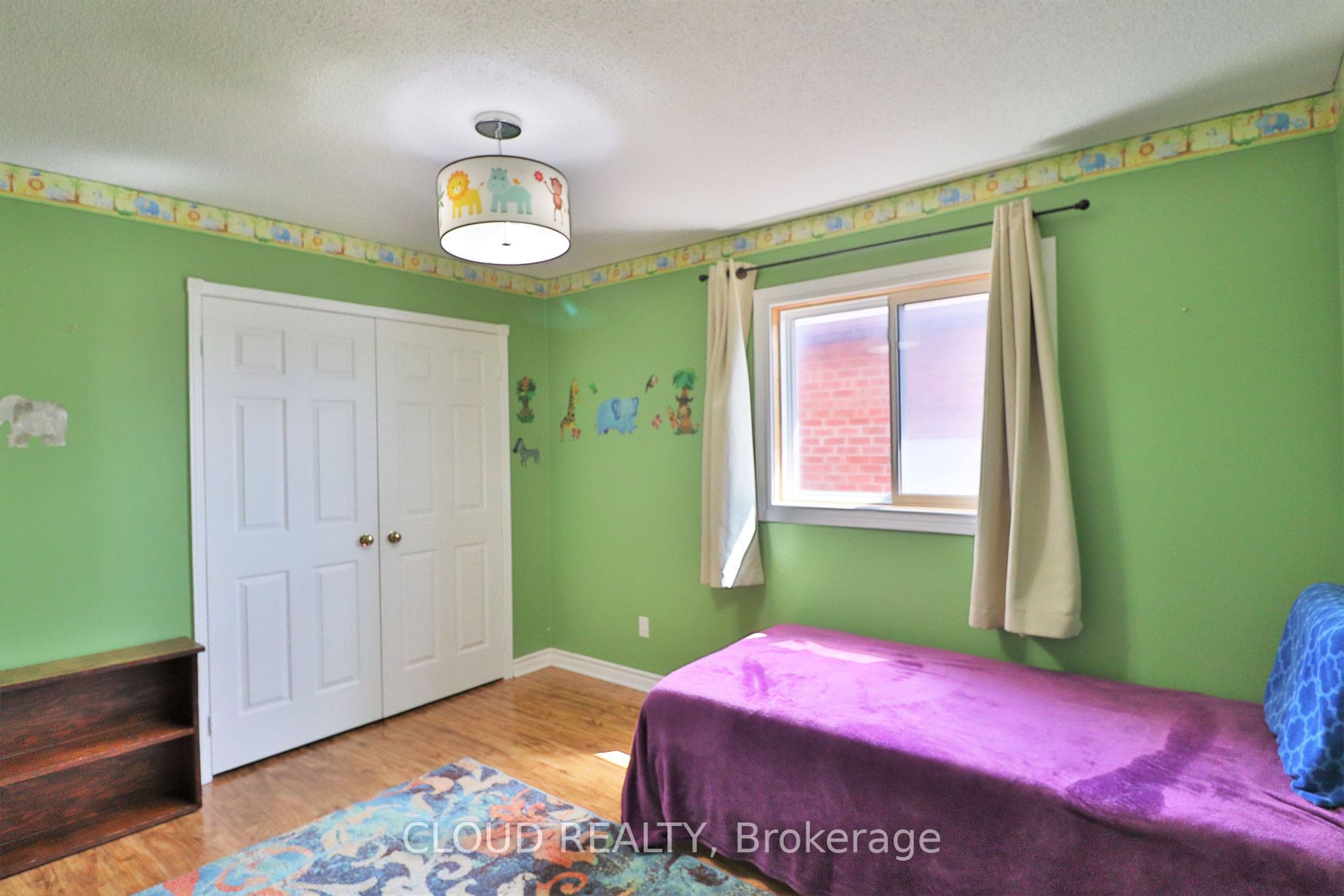 38 Lord Simcoe Dr