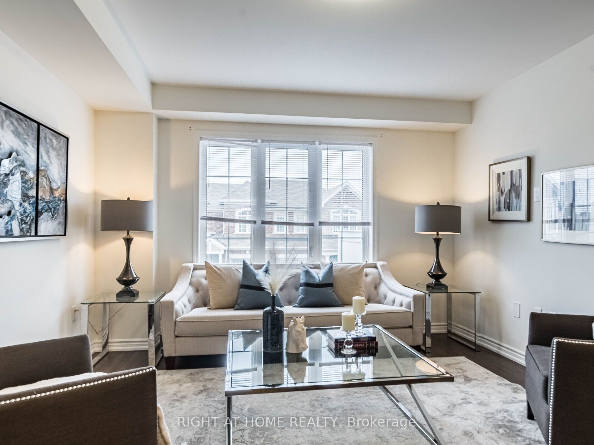 689 Laking Terrace