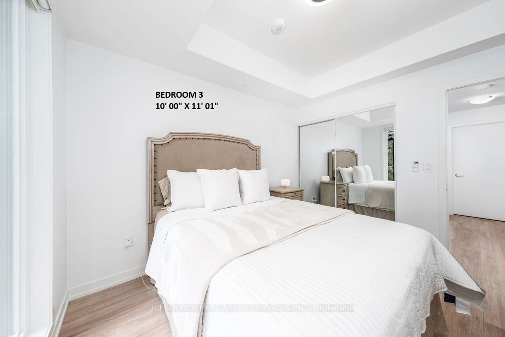2530 Eglinton Ave W, #112