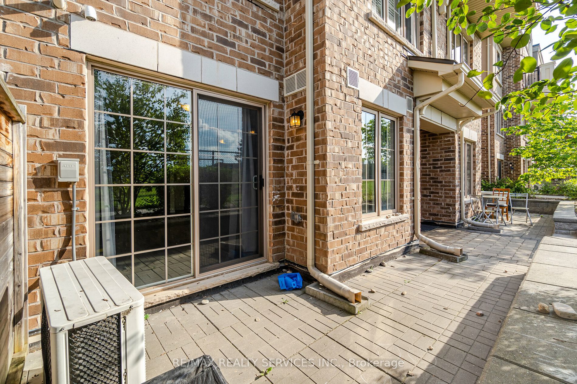 2441 Greenwich Dr, #7