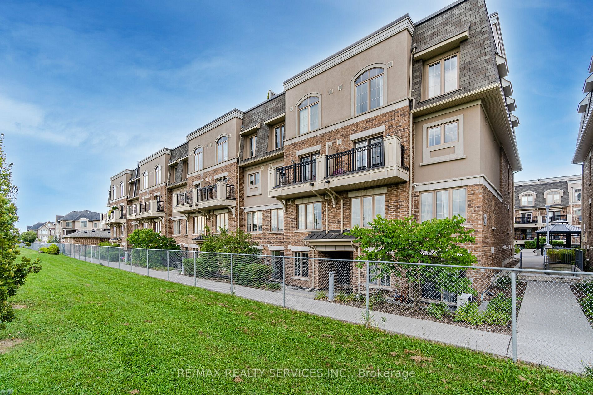 2441 Greenwich Dr, #7