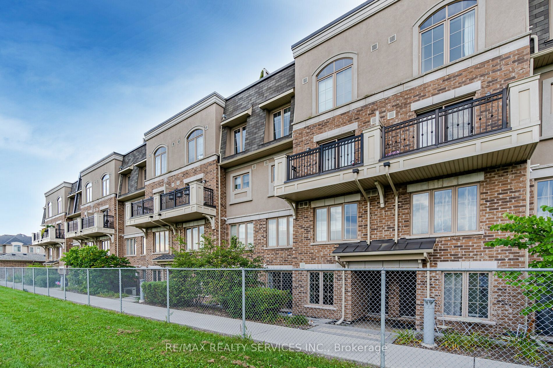 2441 Greenwich Dr, #7