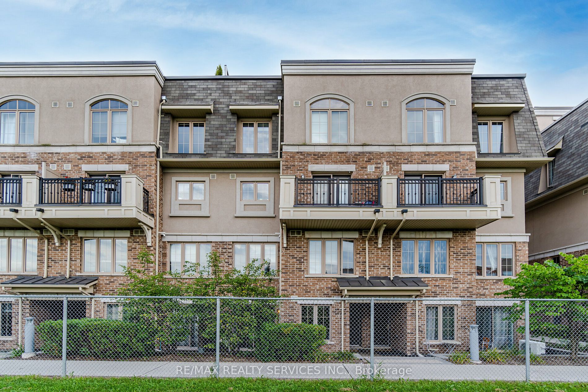 2441 Greenwich Dr, #7