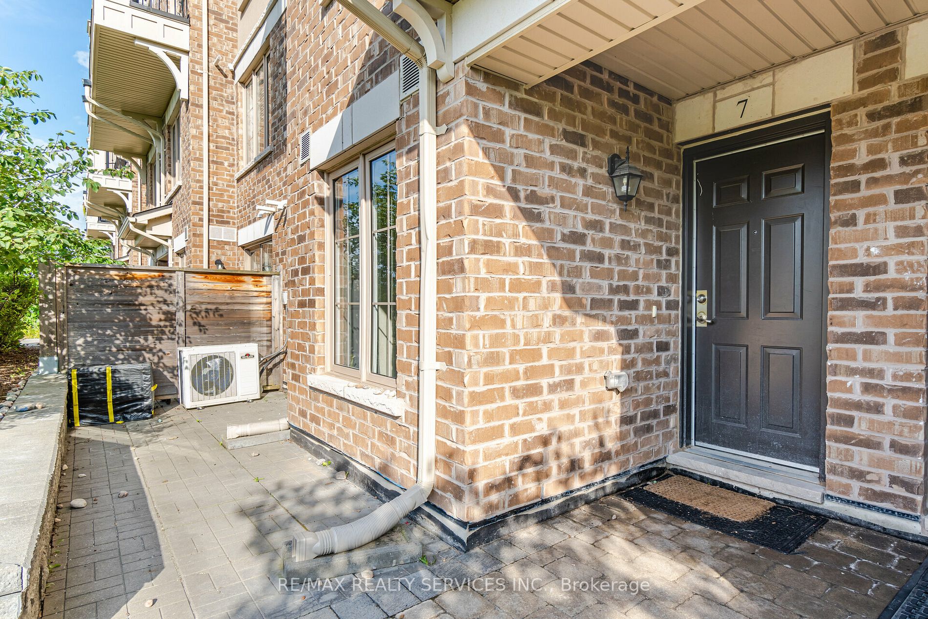 2441 Greenwich Dr, #7