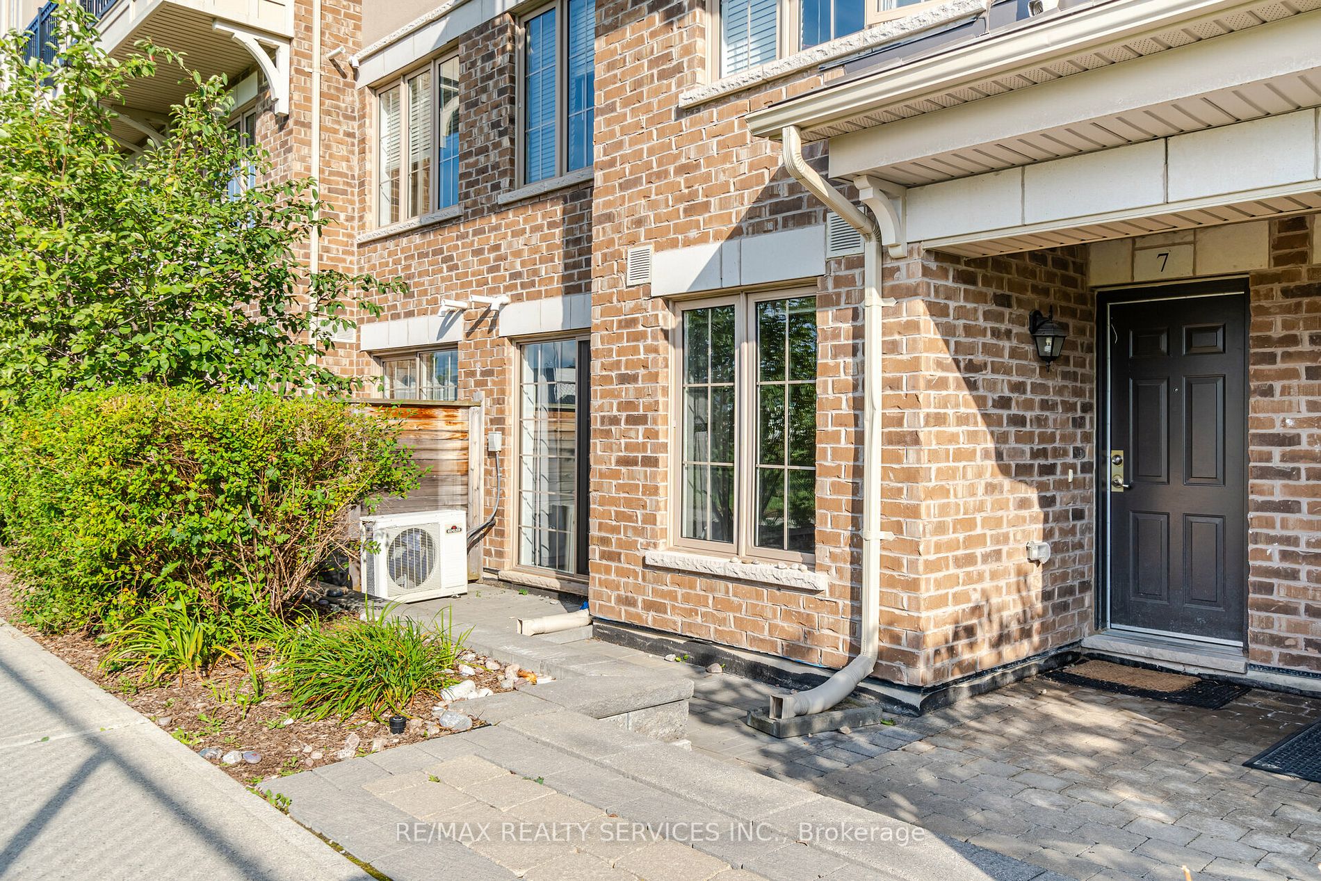 2441 Greenwich Dr, #7