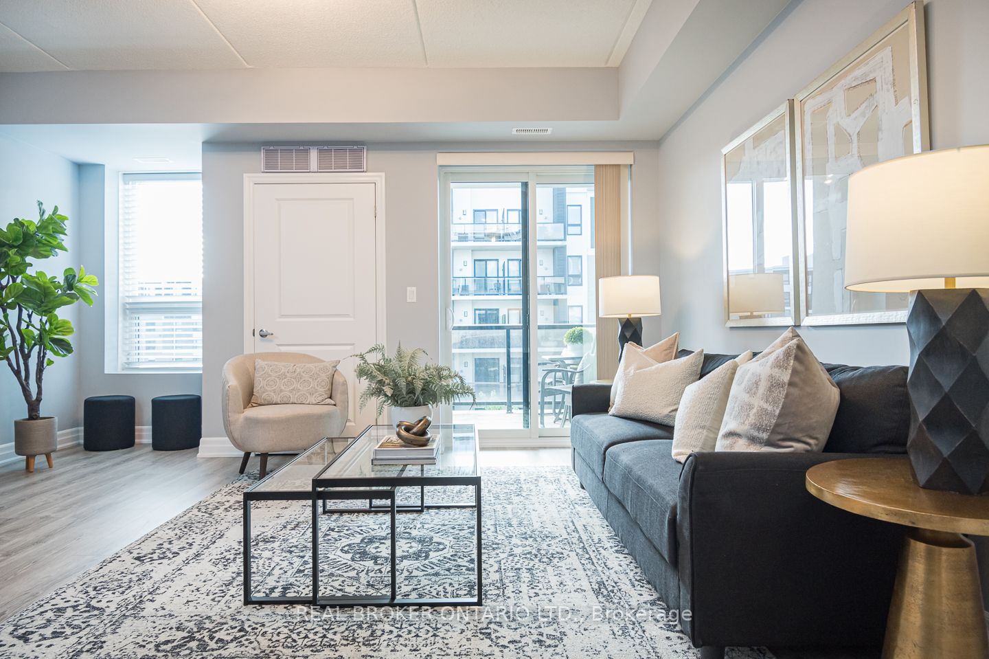 620 Sauve St, #302
