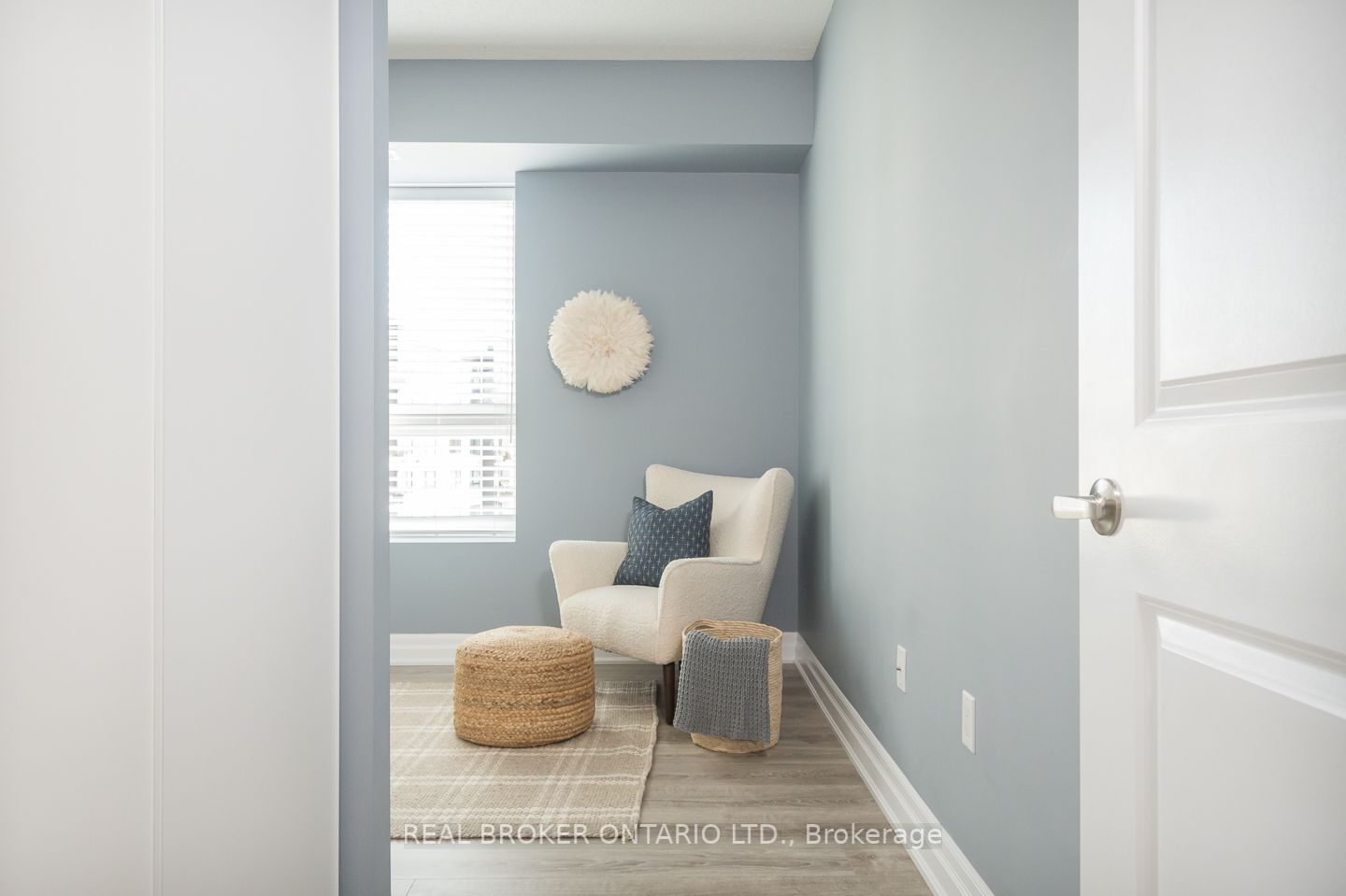 620 Sauve St, #302
