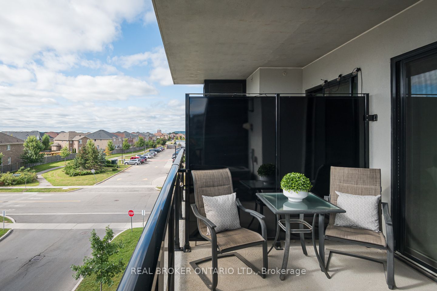 620 Sauve St, #302