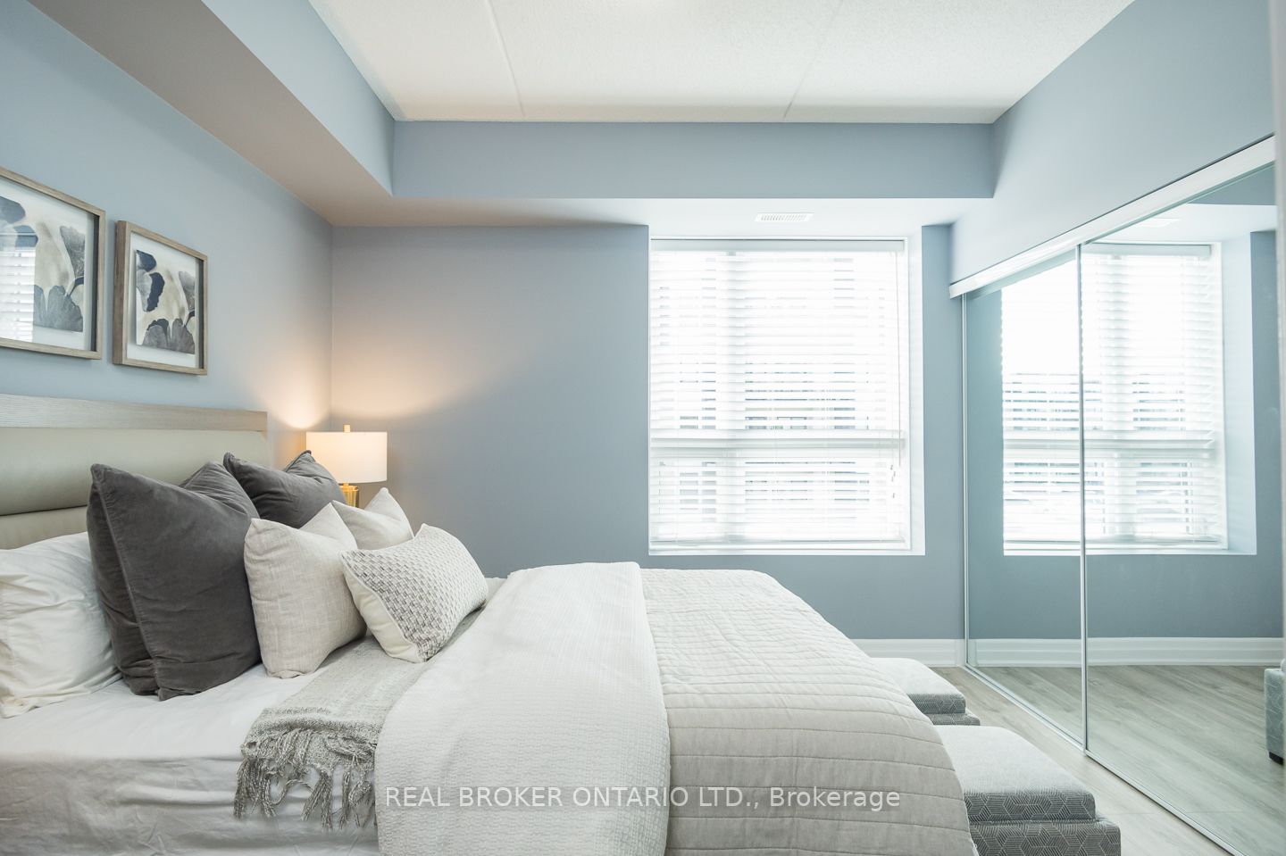 620 Sauve St, #302