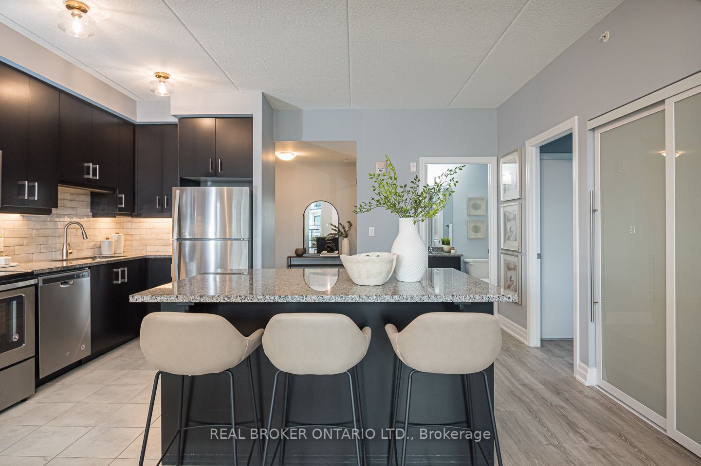 620 Sauve St, #302