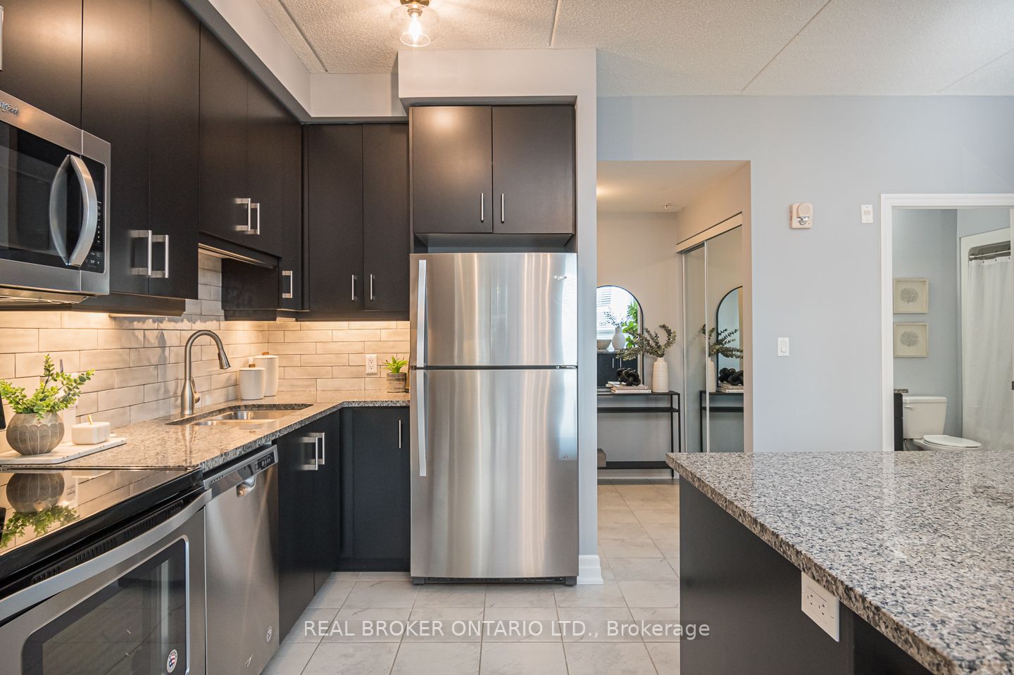 620 Sauve St, #302