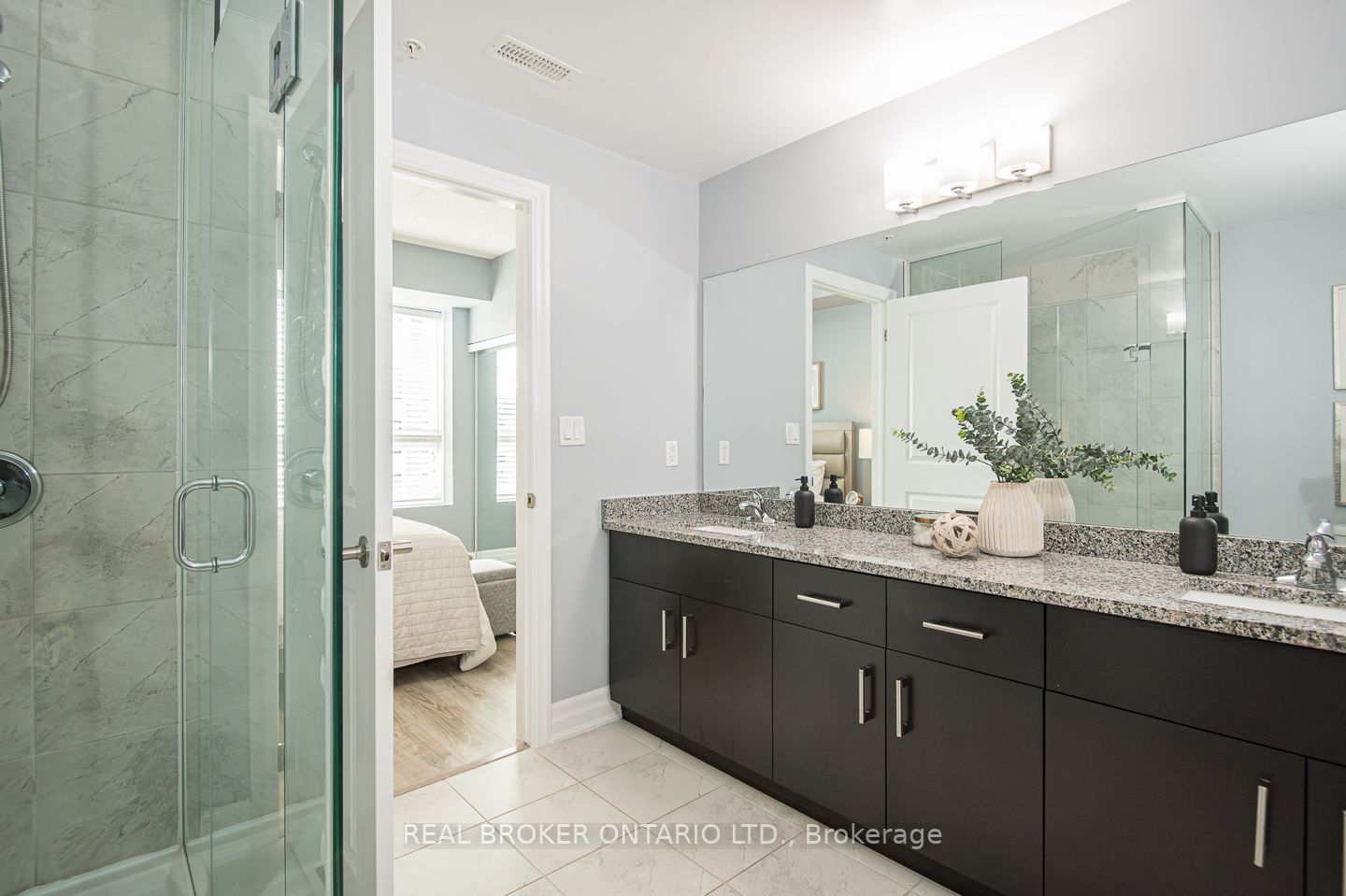620 Sauve St, #302
