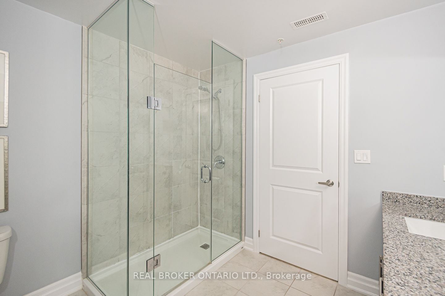 620 Sauve St, #302