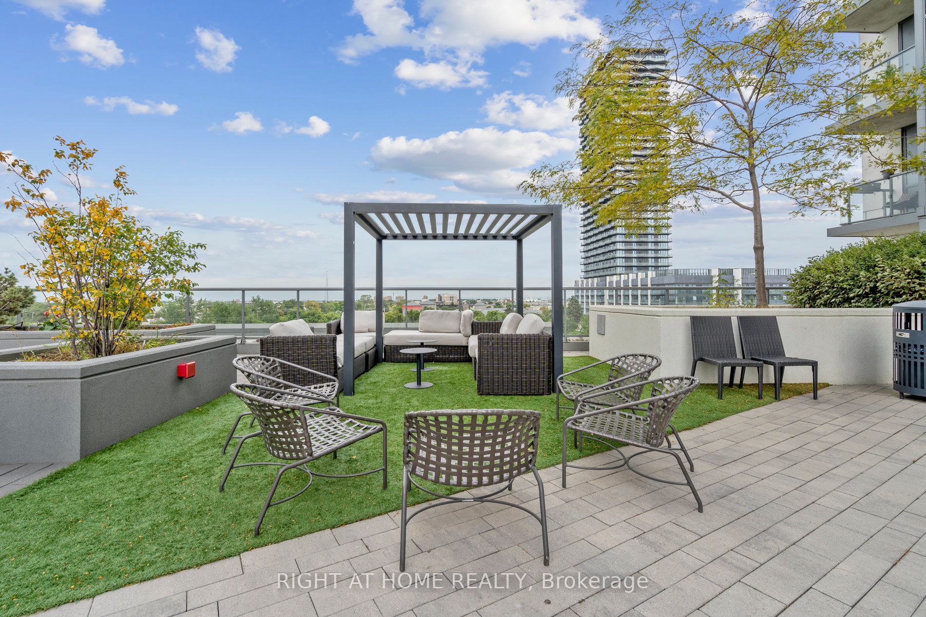 15 Zorra St, #1007
