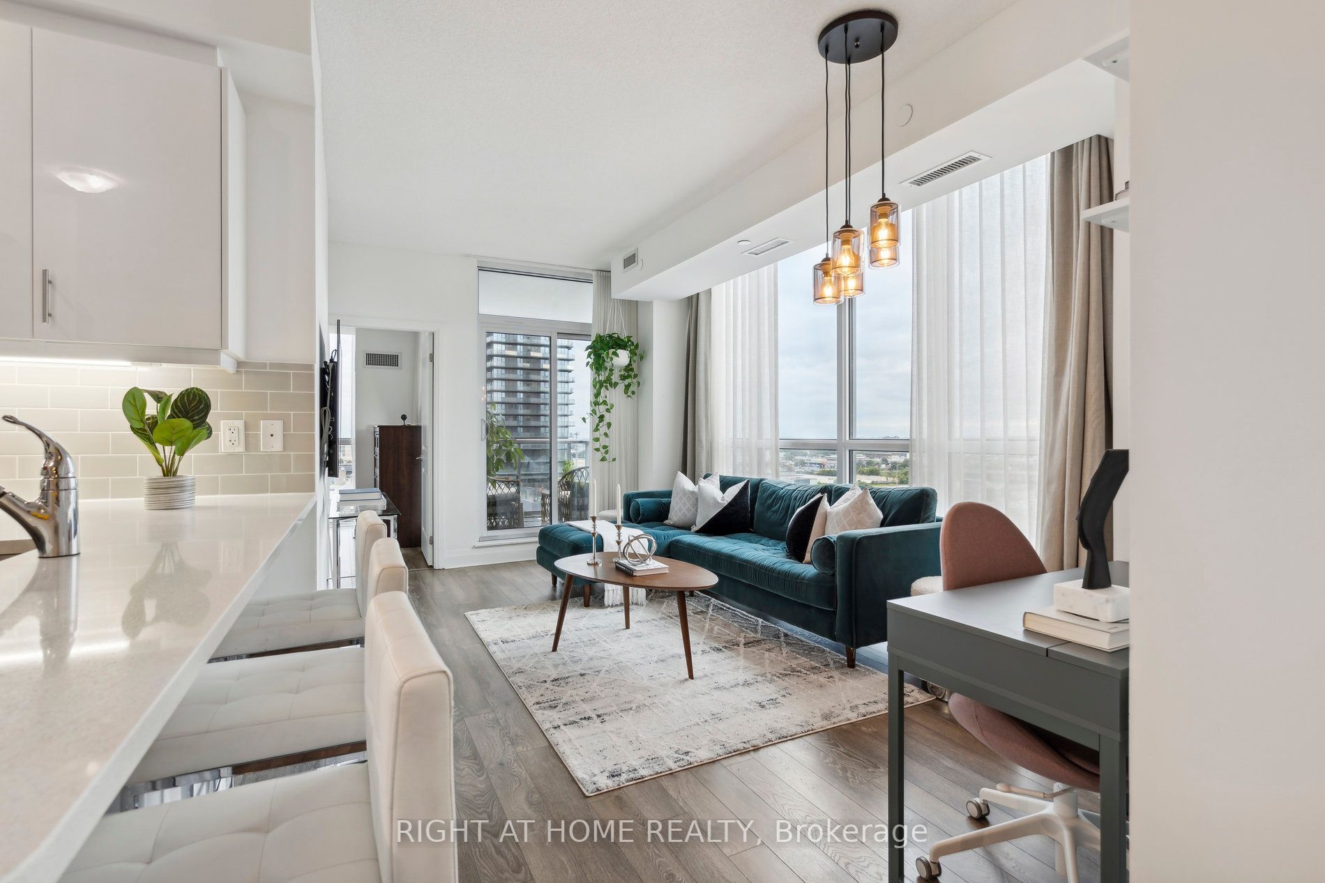15 Zorra St, #1007