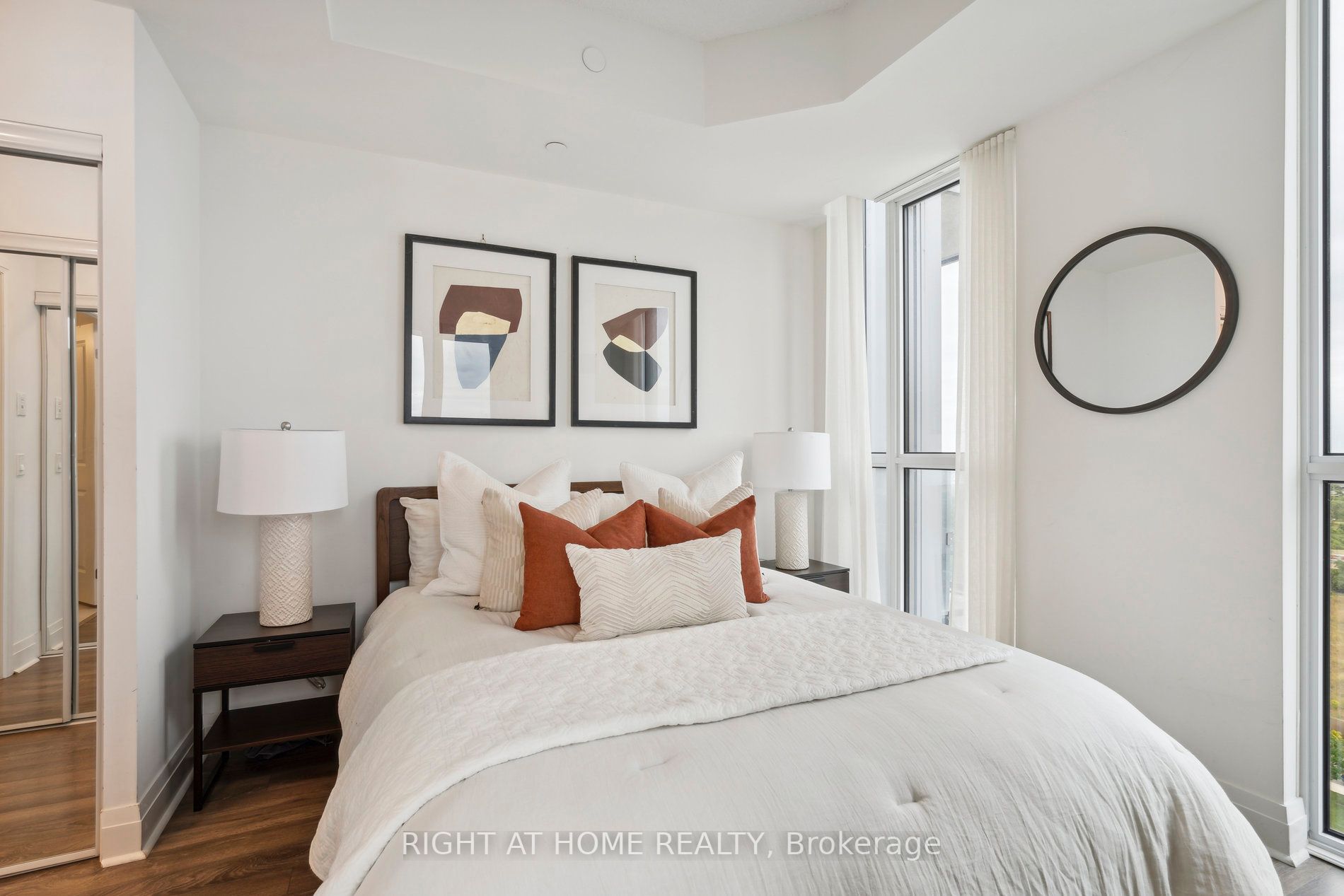 15 Zorra St, #1007