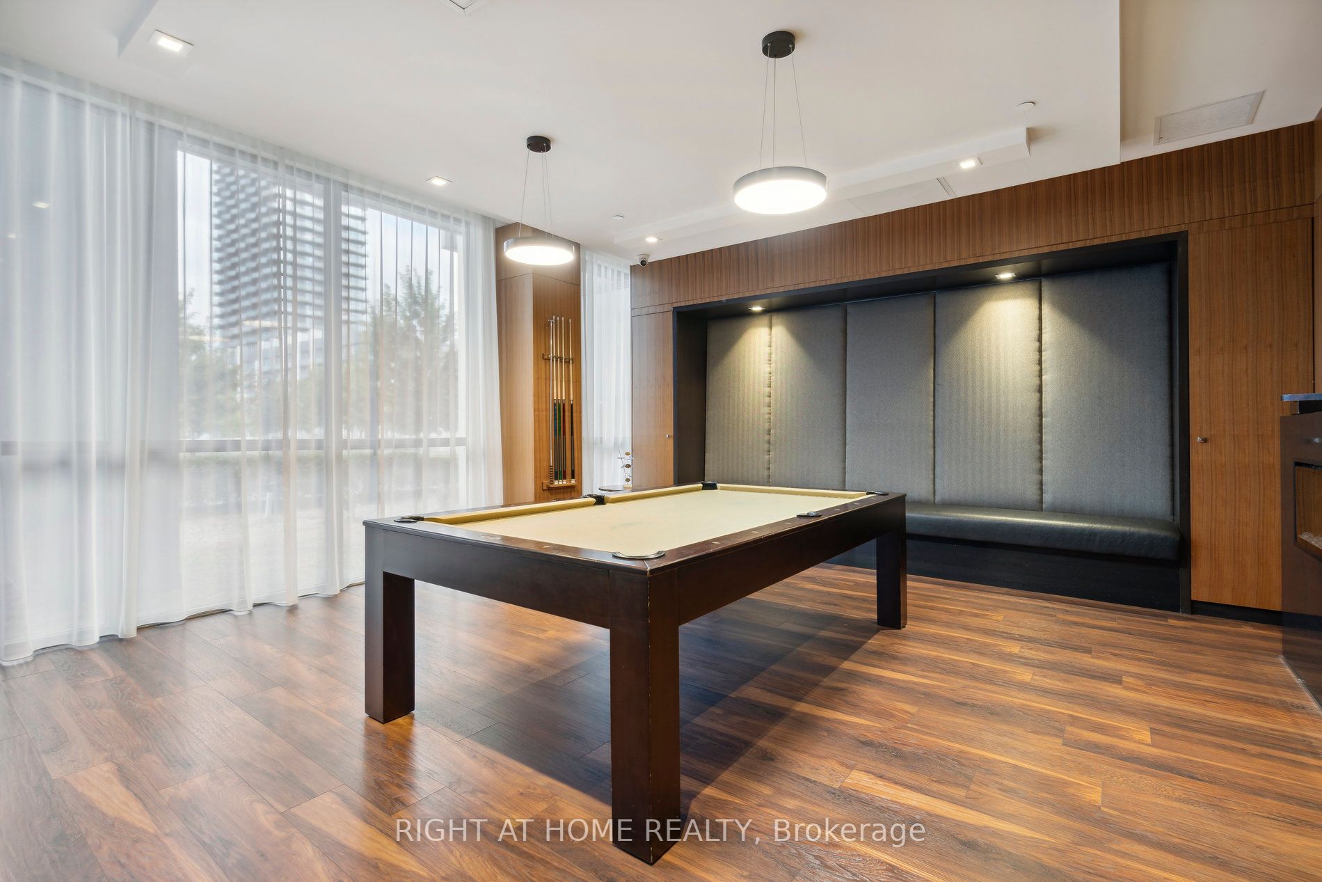 15 Zorra St, #1007