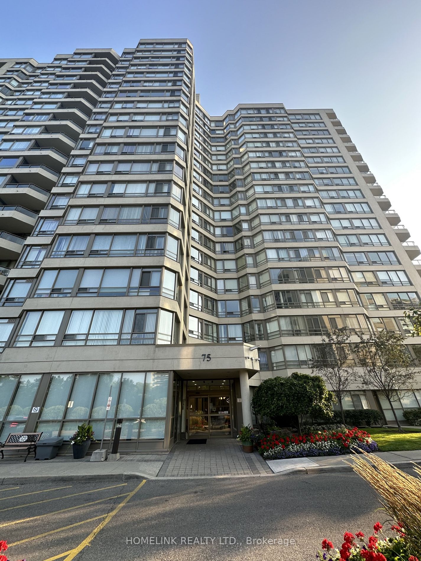 75 King St E, #201