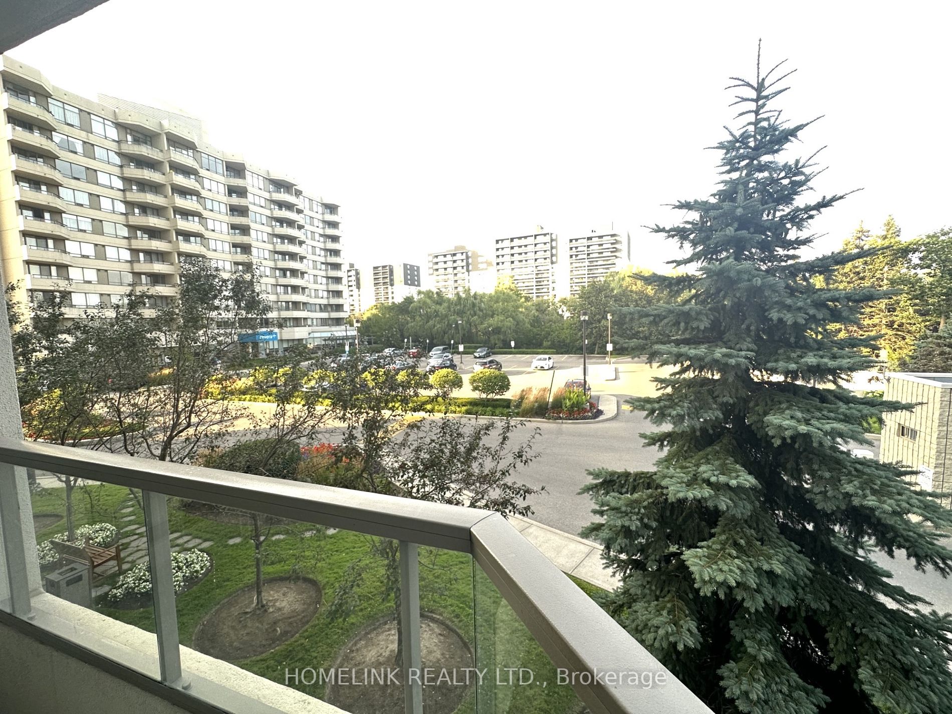 75 King St E, #201