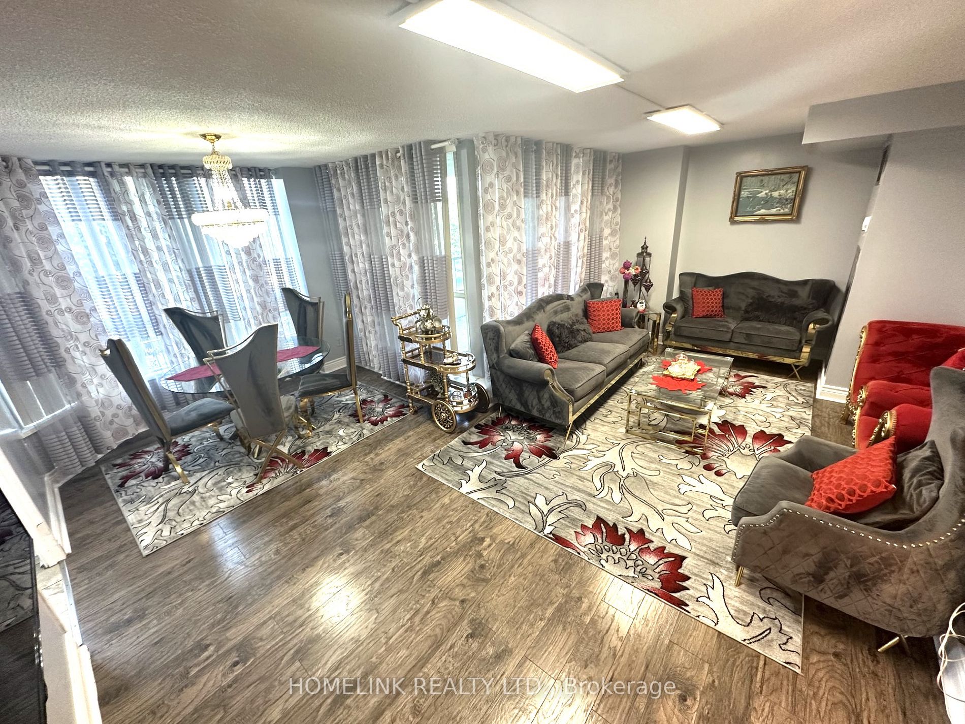 75 King St E, #201