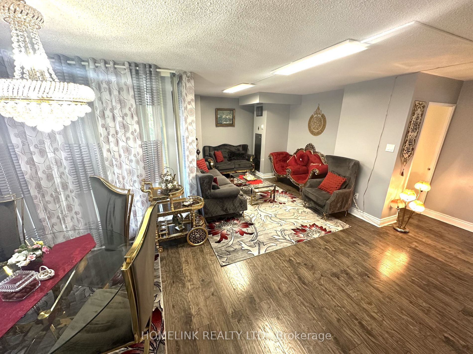 75 King St E, #201