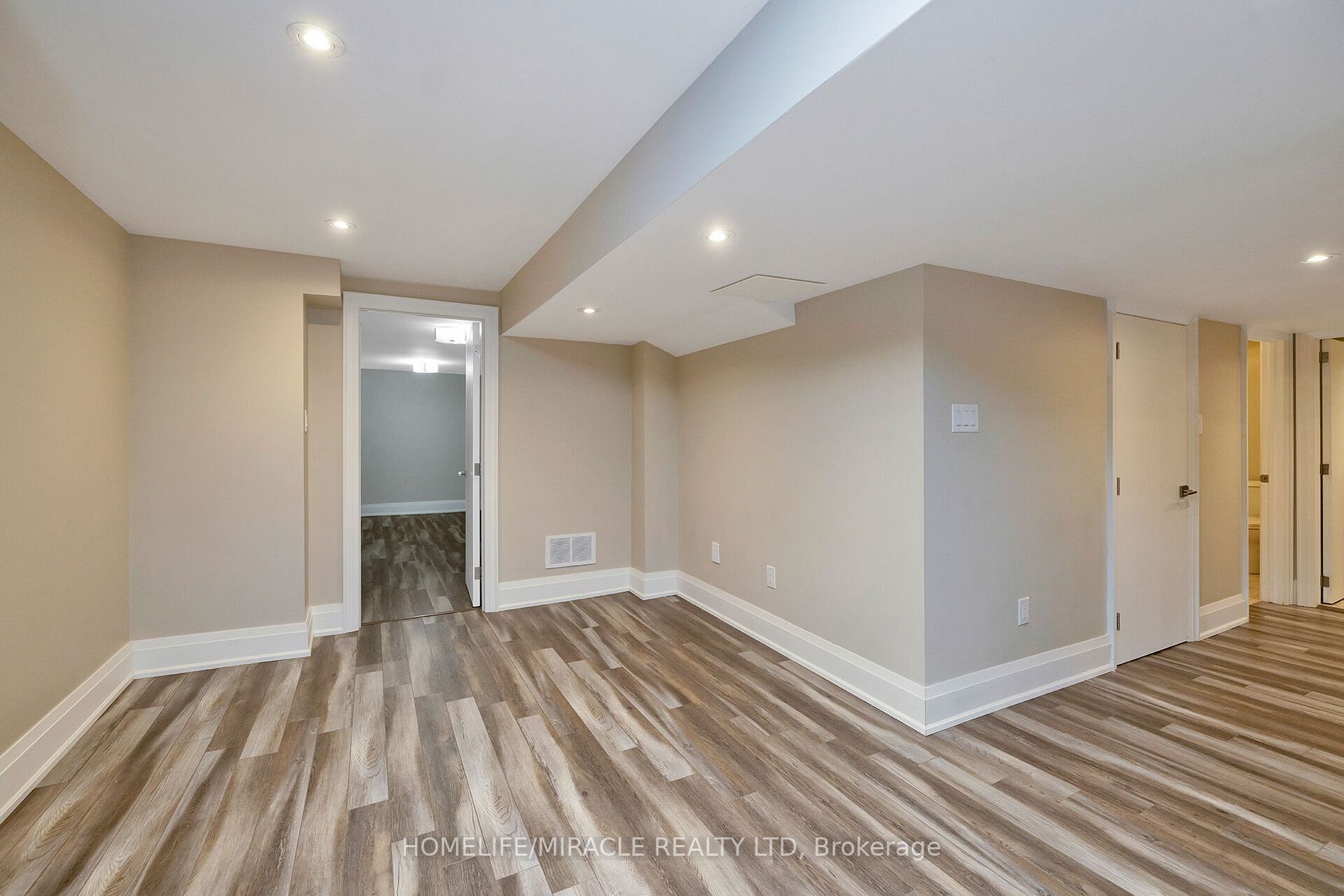 2068 Mississauga Road