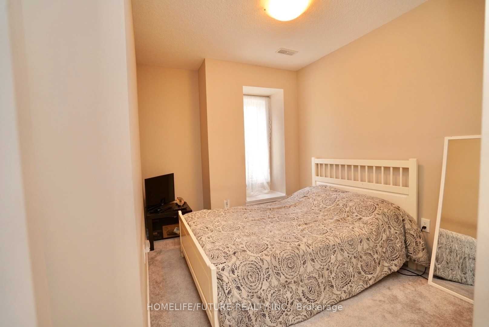 445 Ontario St S, #70