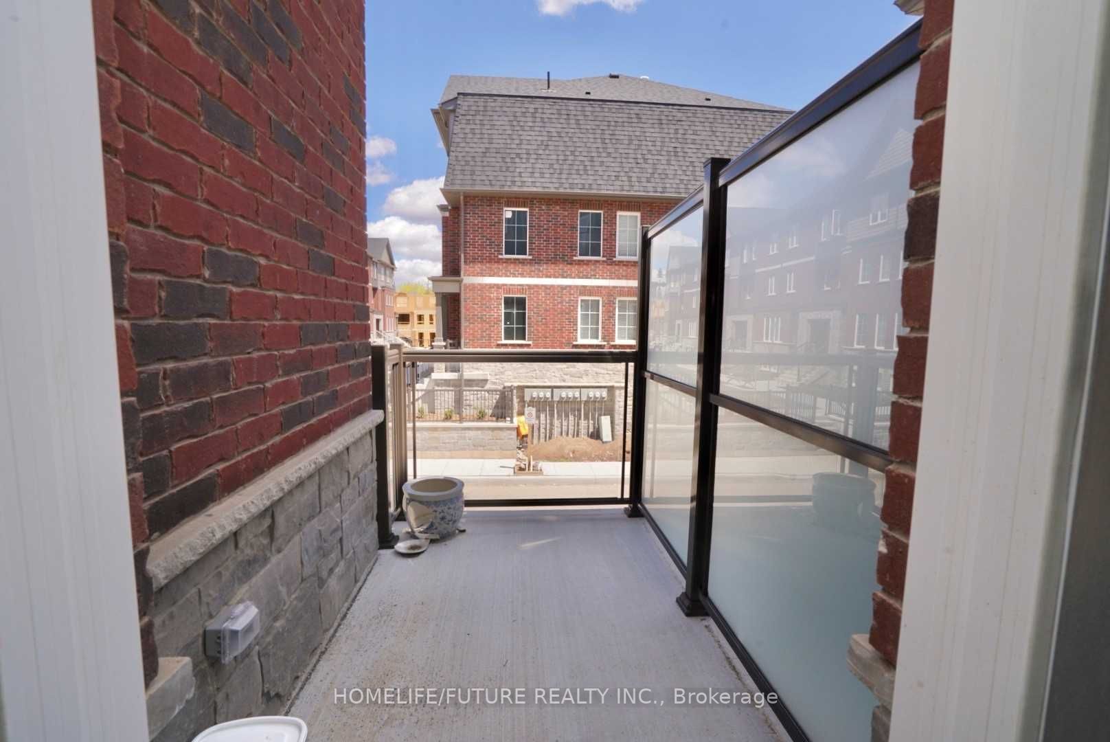 445 Ontario St S, #70