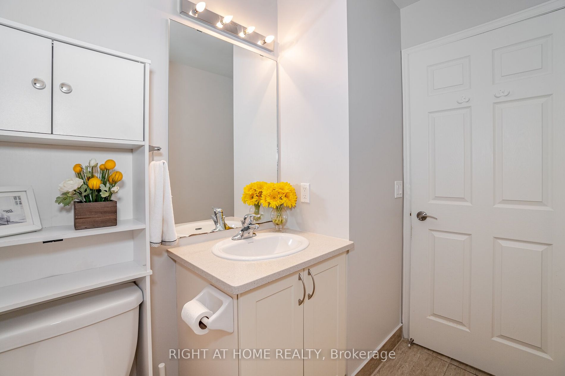 339 Rathburn Rd W, #717