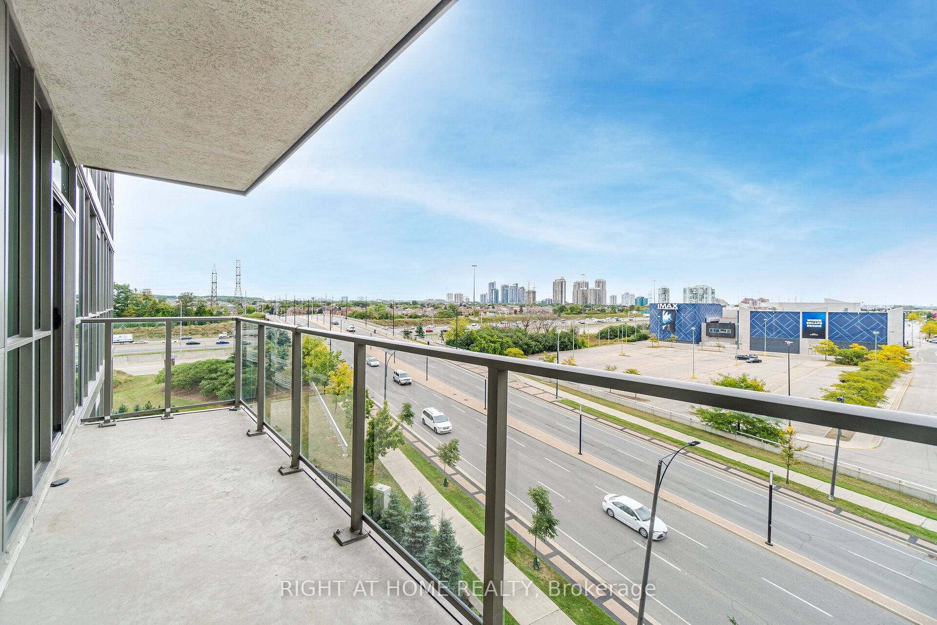 339 Rathburn Rd W, #717