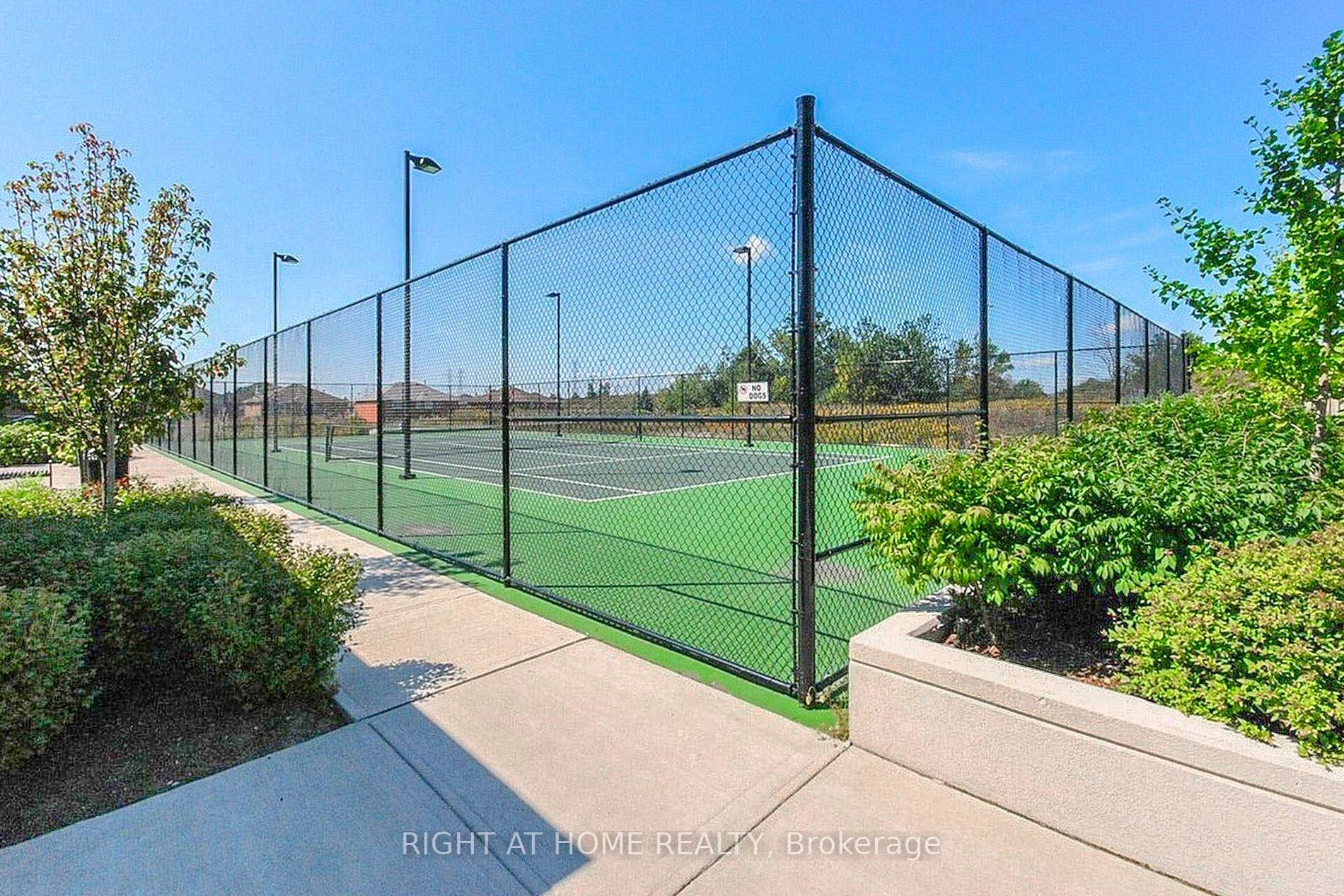 339 Rathburn Rd W, #717