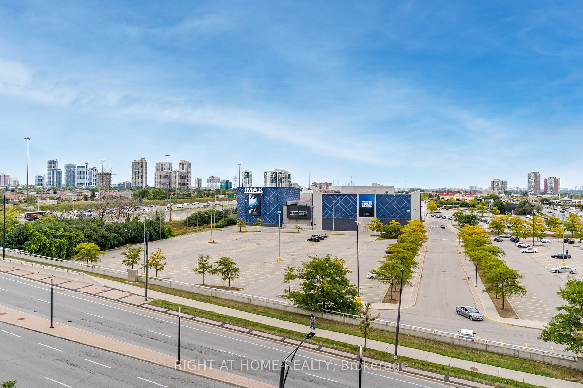 339 Rathburn Rd W, #717